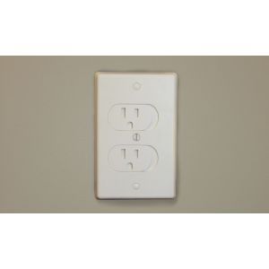 Qdos Universal Self-Closing Outlet Cover - White (3 Pack)